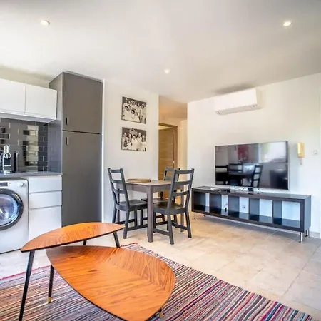 Les Lices B L Equiped & L Shellter Apartamento