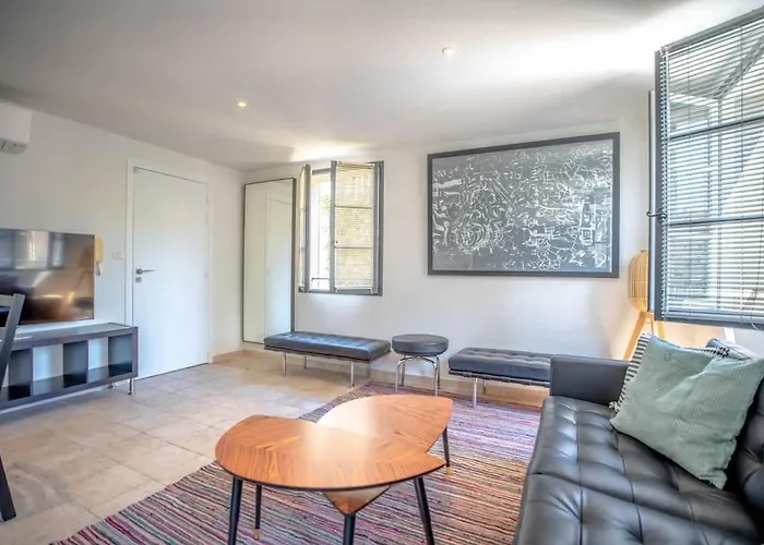 Apartment Les Lices B L Equiped & L Shellter Saint-Tropez