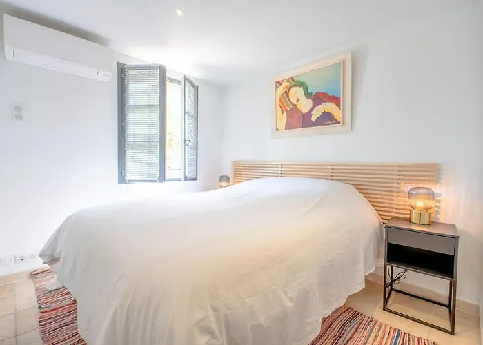 Les Lices B L Equiped & L Shellter Apartment *